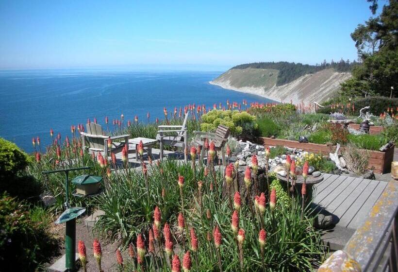 تختخواب و صبحانه Eagle Aerie