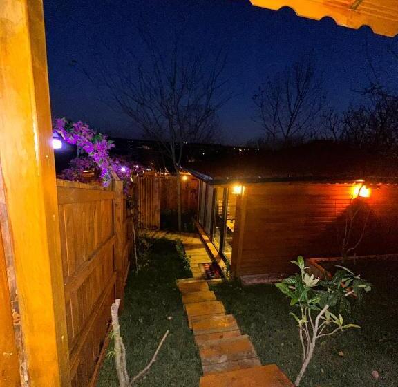 Bed and Breakfast Gardan Bungalov