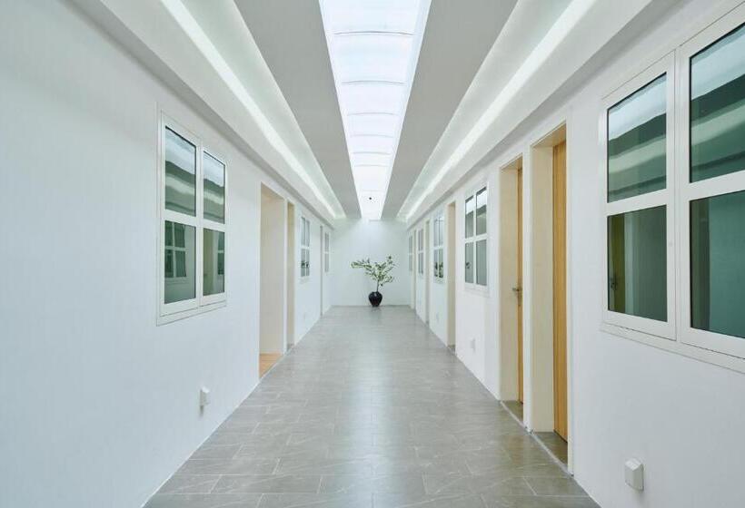 هتل Akomadoo Retreat