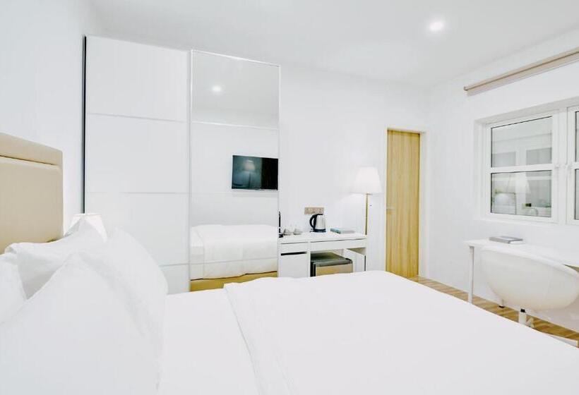 هتل Akomadoo Retreat