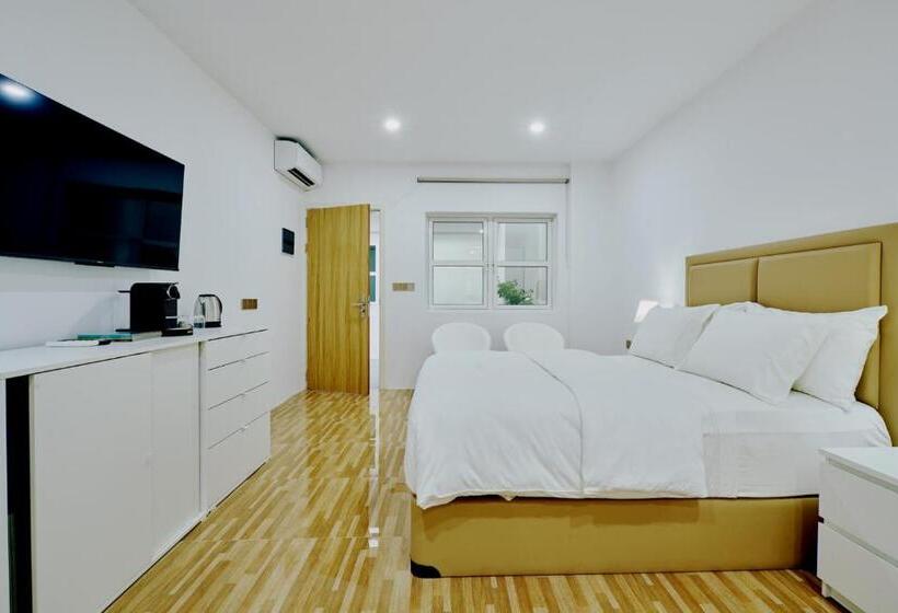 هتل Akomadoo Retreat