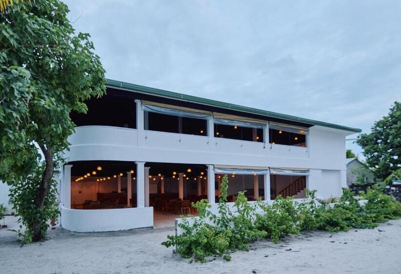 هتل Akomadoo Retreat