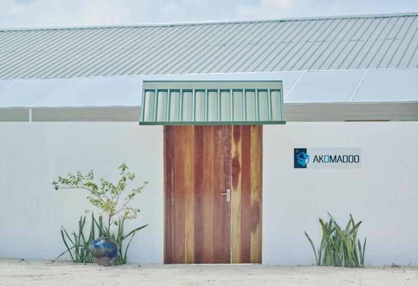 هتل Akomadoo Retreat