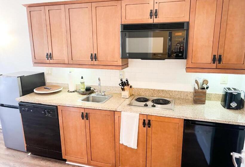 Отель Cozy Mountain View Condo