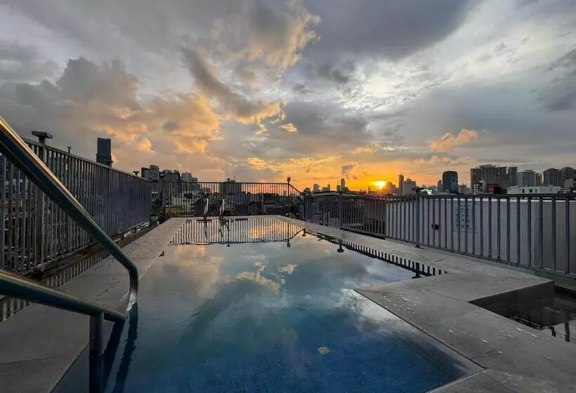 هتل Nest Fort Bgc