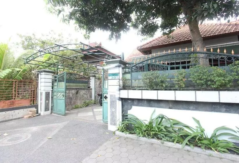 ホテル Oyo 93247 Pondok Pariwisata
