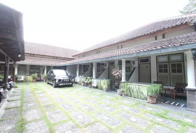 ホテル Oyo 93247 Pondok Pariwisata