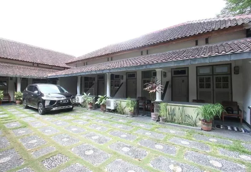 ホテル Oyo 93247 Pondok Pariwisata
