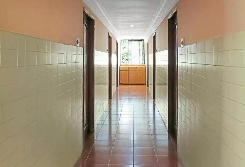 Hotelli Oyo Flagship Venus Lodge