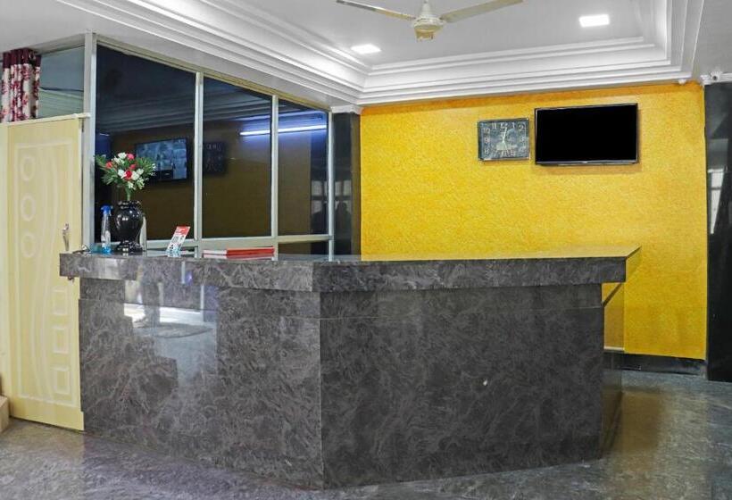 Отель Oyo Flagship Venus Lodge