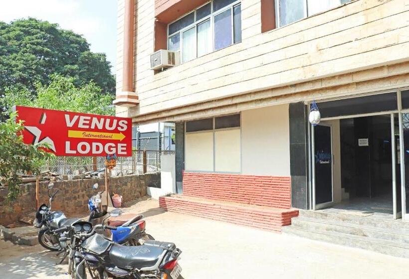 Отель Oyo Flagship Venus Lodge