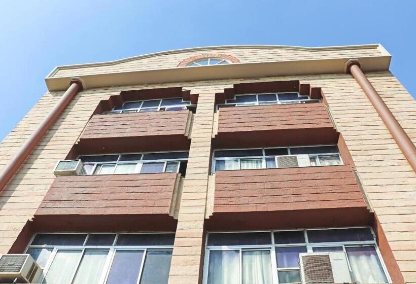 Отель Oyo Flagship Venus Lodge