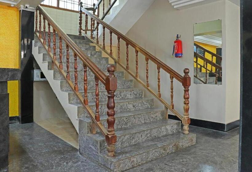 Отель Oyo Flagship Venus Lodge