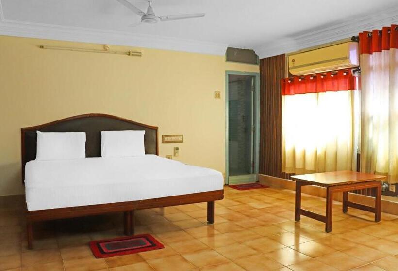 Отель Oyo Flagship Venus Lodge