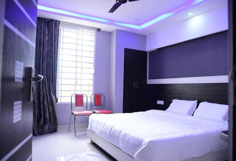 Hotel Pavithra Paradise