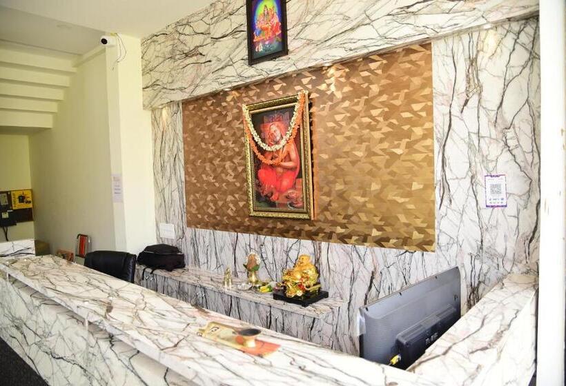 Hotel Pavithra Paradise