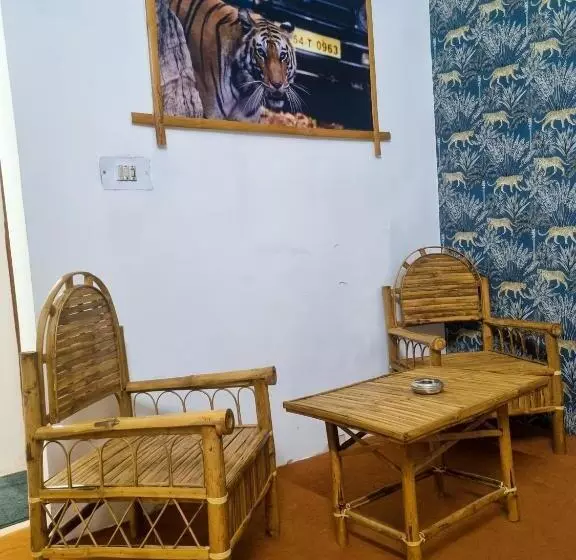 ホテル Saalwood Safari Lodge