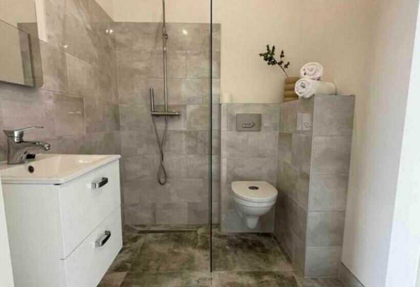 24 Single Bed Accommodation