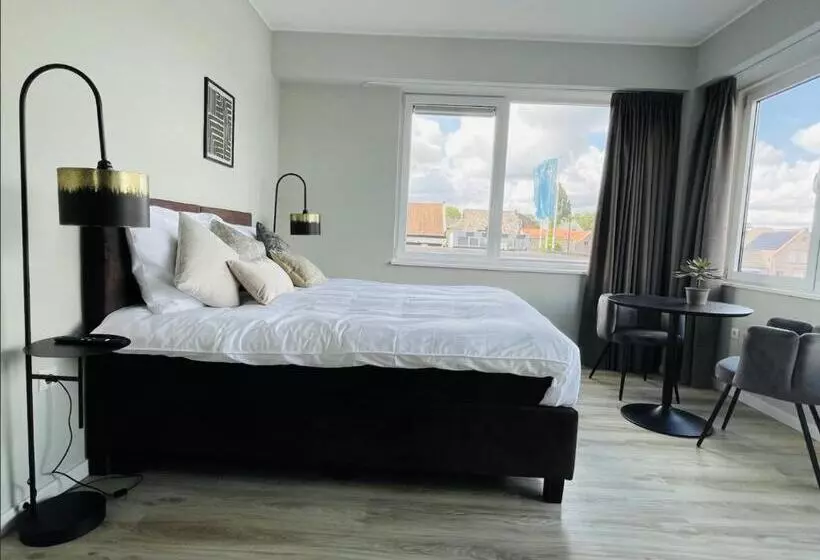 24 Single Bed Accommodation