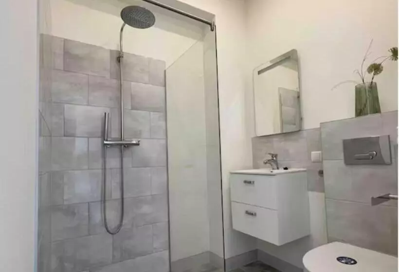 24 Single Bed Accommodation