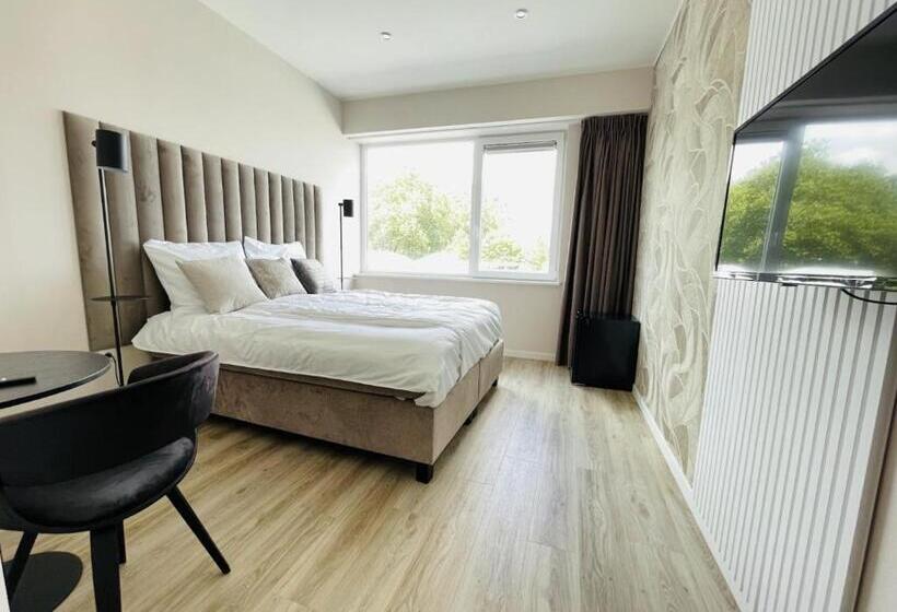 24 Single Bed Accommodation