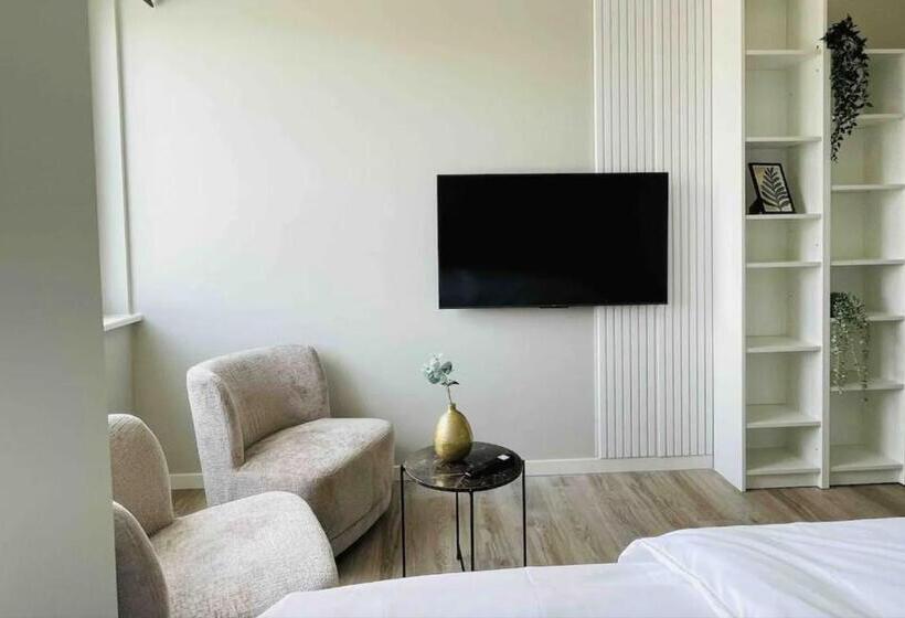 24 Single Bed Accommodation