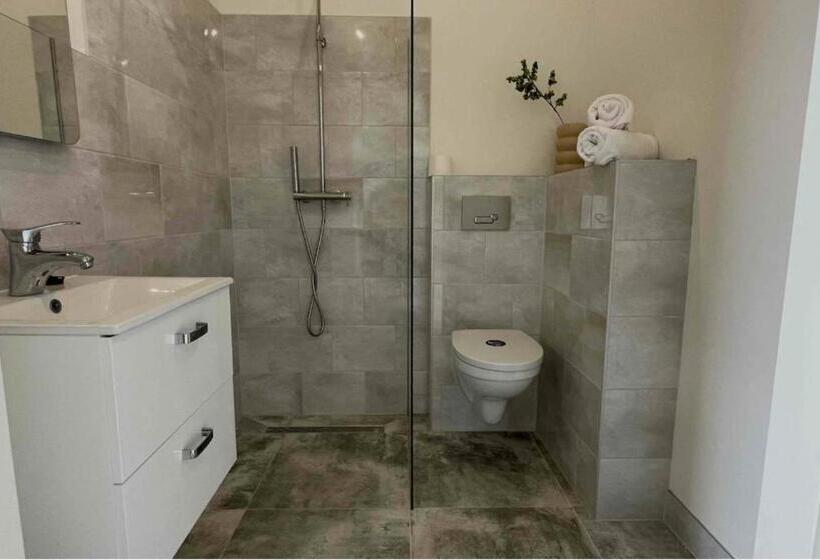 24 Single Bed Accommodation