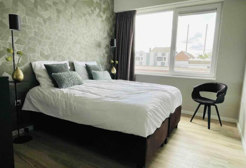 24 Single Bed Accommodation