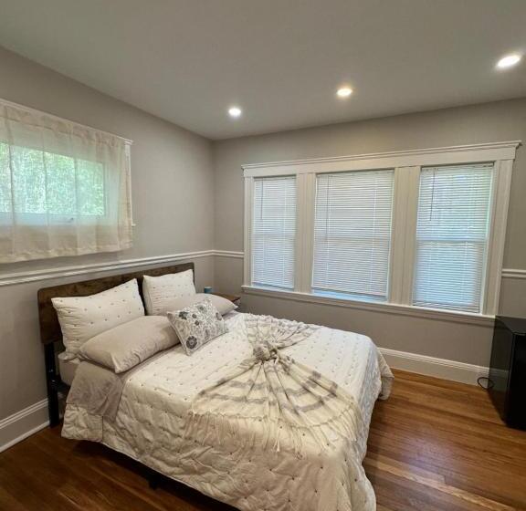 پانسیون Charming Room