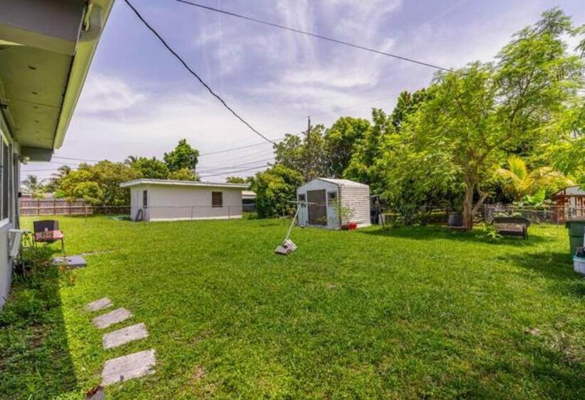 ペンション Modern Comfort: Studio Retreat