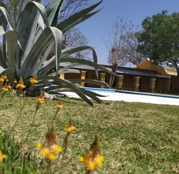 ユースホステル Posada En Las Tapias Translasierras