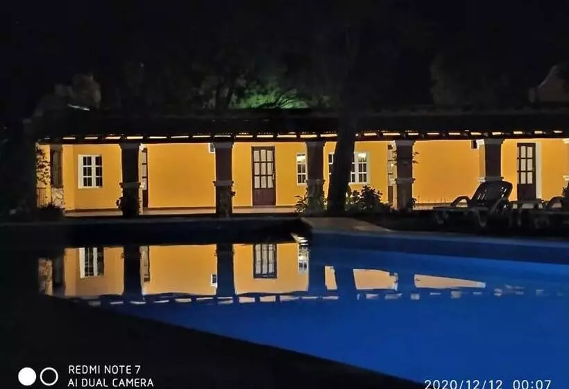 ユースホステル Posada En Las Tapias Translasierras