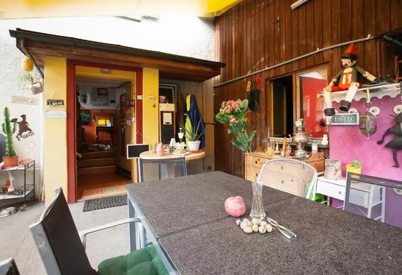 ベッドアンドブレックファースト Bed&breakfast Pinocchio
