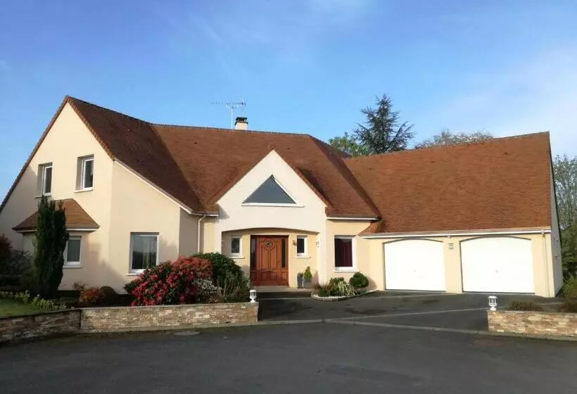 Aamiaismajoitus (B&B) Les Hautes Marnes Circuit Le Mans