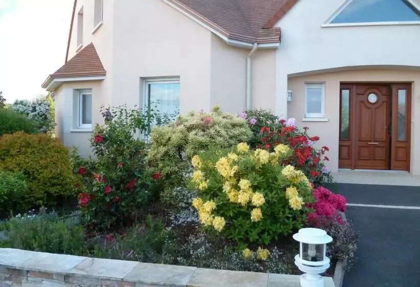 Aamiaismajoitus (B&B) Les Hautes Marnes Circuit Le Mans