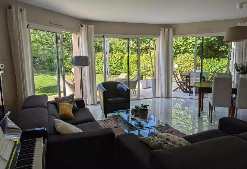 Aamiaismajoitus (B&B) Les Hautes Marnes Circuit Le Mans