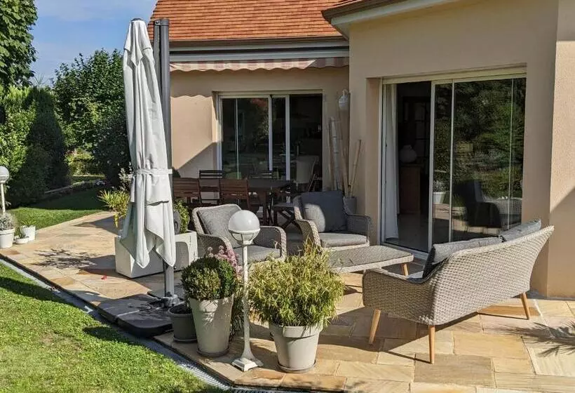 Aamiaismajoitus (B&B) Les Hautes Marnes Circuit Le Mans