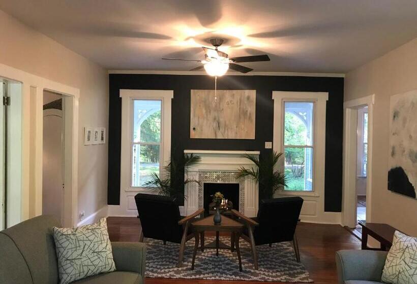 ベッドアンドブレックファースト The Rogan House