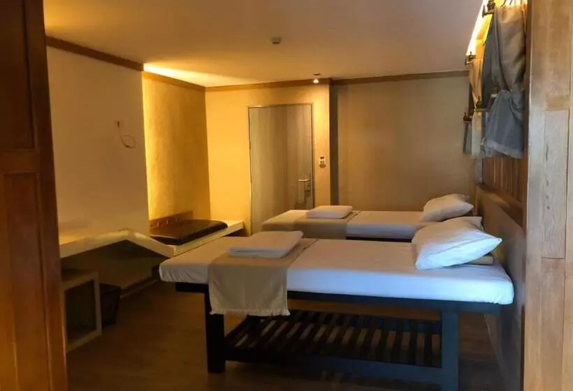 Hotelli Atrium Suvarnabhumi