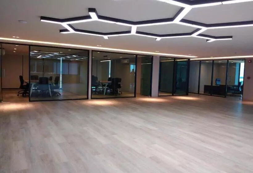 Hotelli Atrium Suvarnabhumi