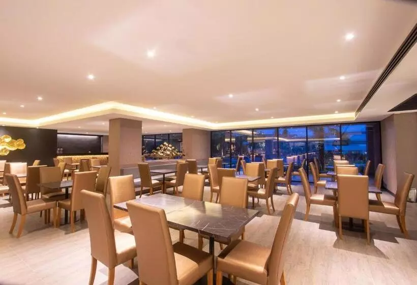 Hotelli Atrium Suvarnabhumi