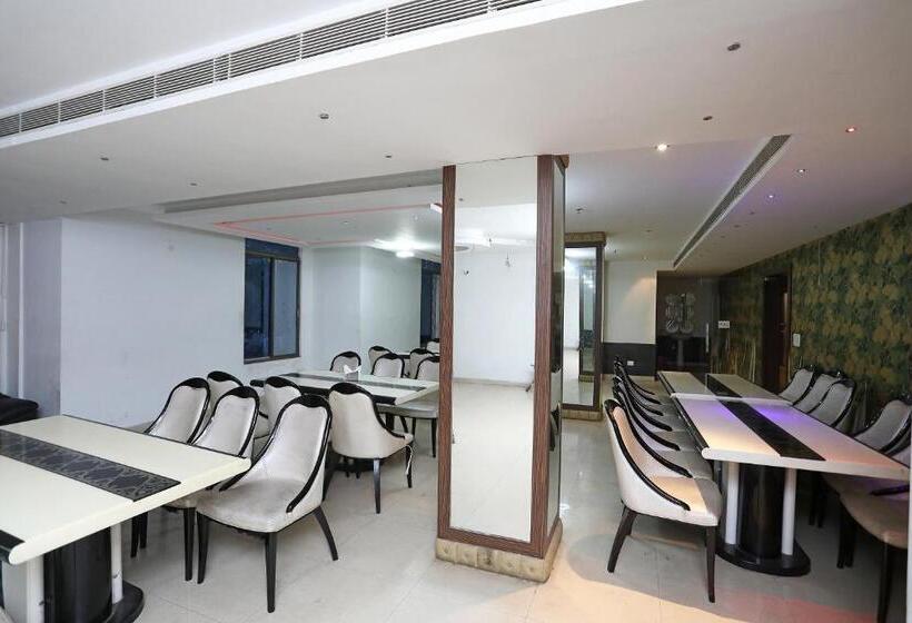 Отель River Bay Resort