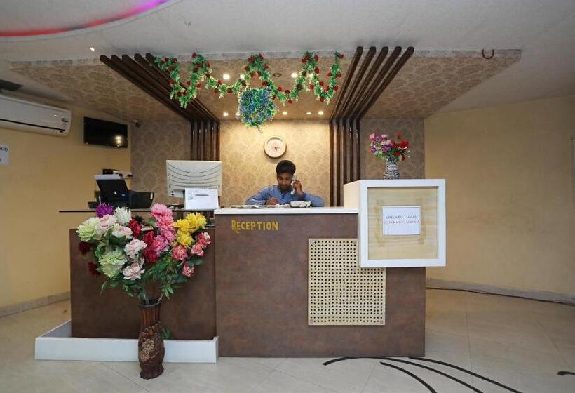 Отель River Bay Resort