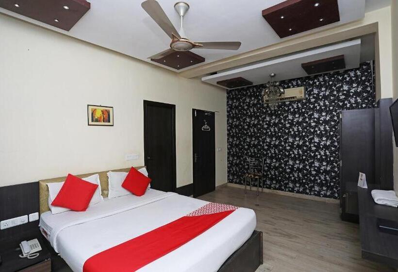 Отель River Bay Resort