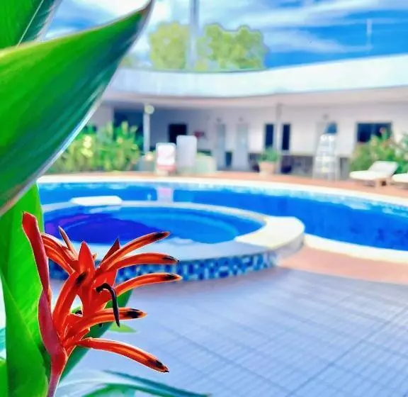هتل Khách Sạn Khang điền 2