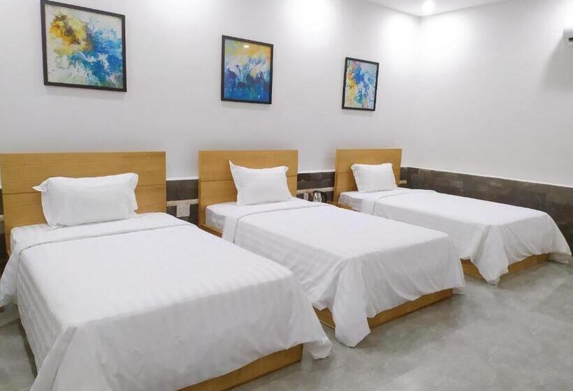 هتل Khách Sạn Khang điền 2