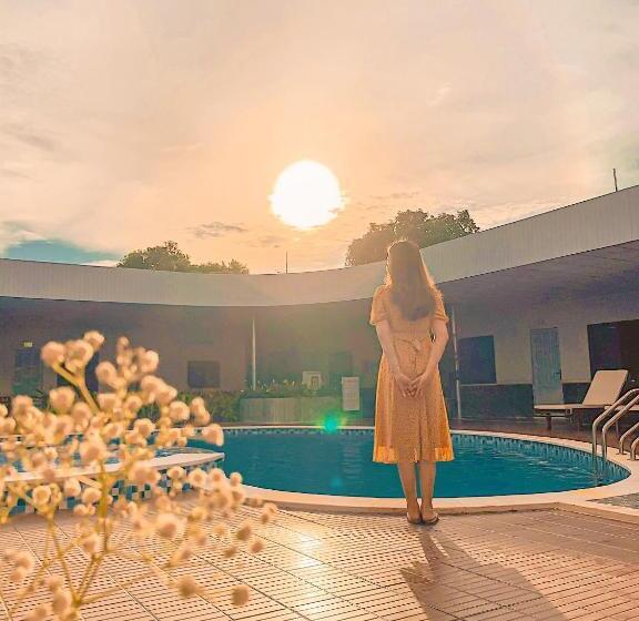 هتل Khách Sạn Khang điền 2