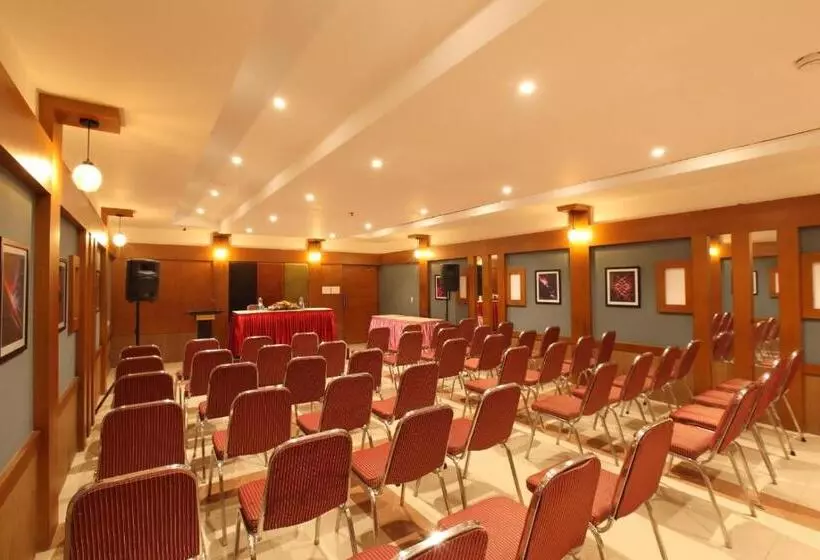 Hotelli National Park Residency