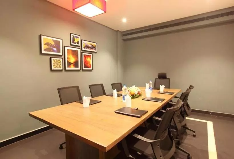 Hotelli National Park Residency