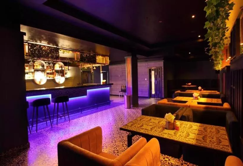 Hotelli National Park Residency